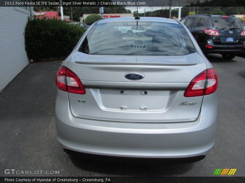 Ingot Silver Metallic / Charcoal Black/Blue Cloth 2011 Ford Fiesta SE SFE Sedan