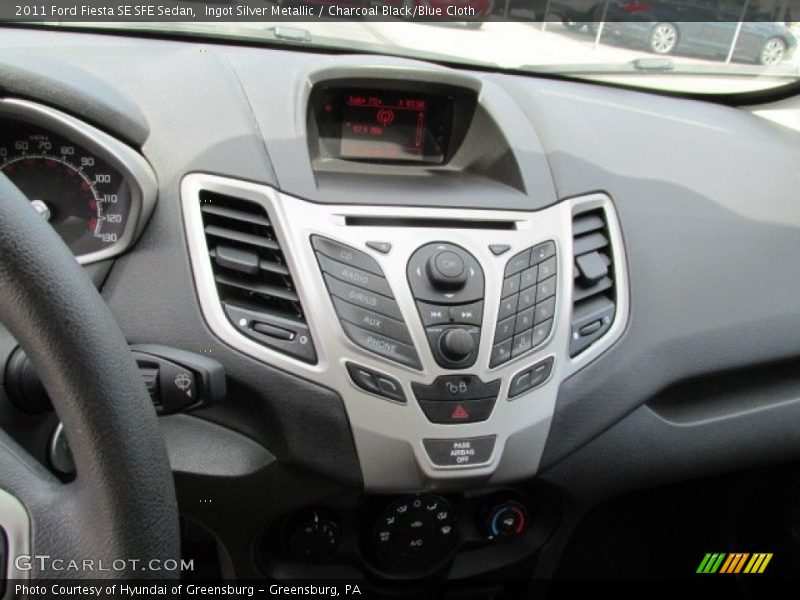 Ingot Silver Metallic / Charcoal Black/Blue Cloth 2011 Ford Fiesta SE SFE Sedan