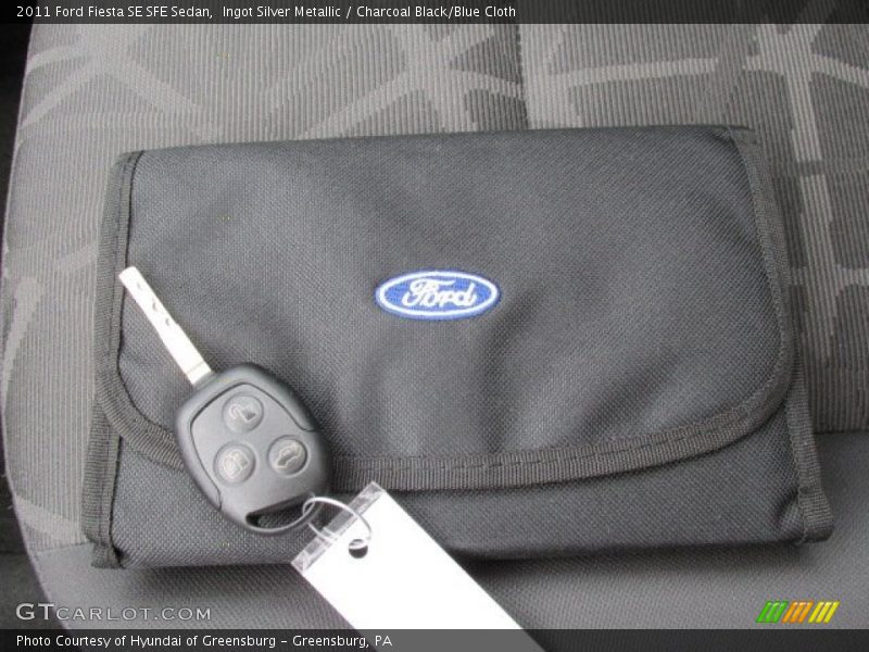 Ingot Silver Metallic / Charcoal Black/Blue Cloth 2011 Ford Fiesta SE SFE Sedan