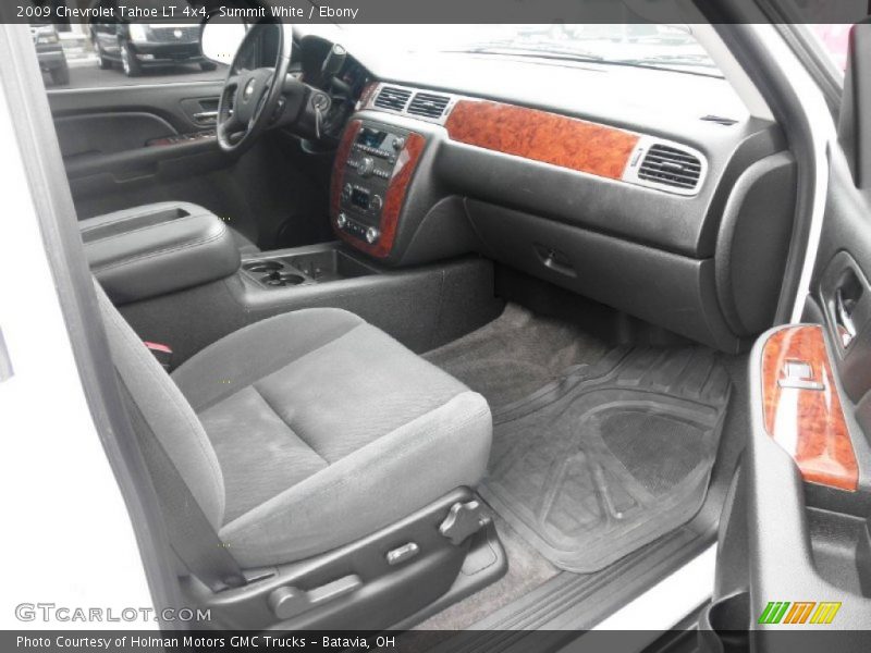 Summit White / Ebony 2009 Chevrolet Tahoe LT 4x4