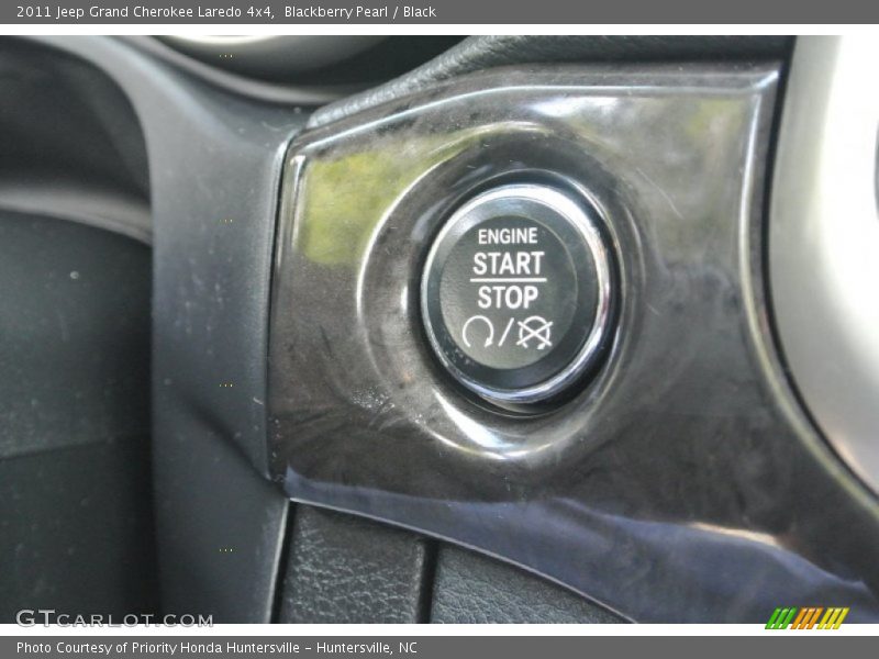 Blackberry Pearl / Black 2011 Jeep Grand Cherokee Laredo 4x4