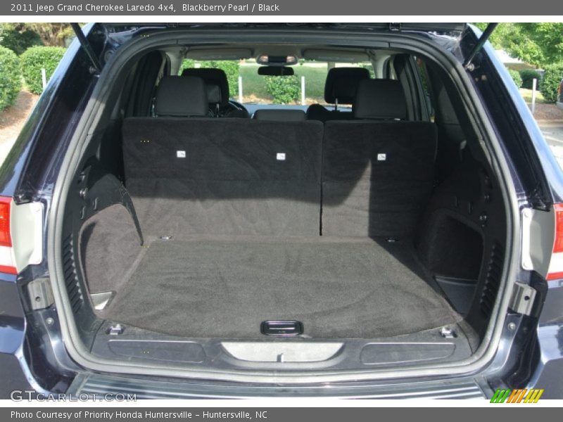 Blackberry Pearl / Black 2011 Jeep Grand Cherokee Laredo 4x4