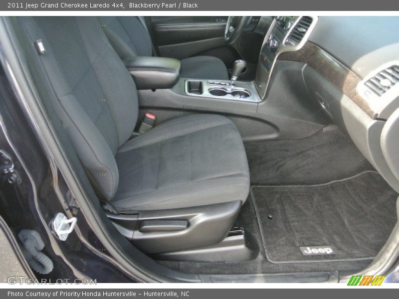 Blackberry Pearl / Black 2011 Jeep Grand Cherokee Laredo 4x4