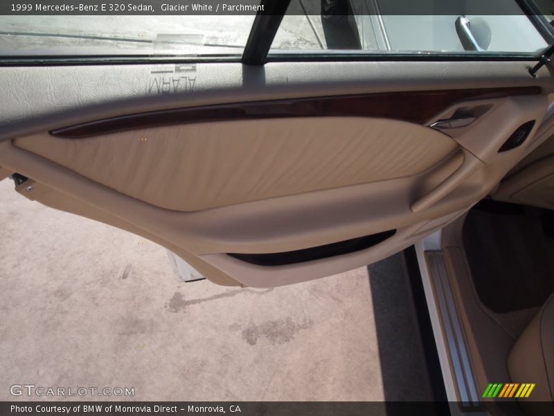 Glacier White / Parchment 1999 Mercedes-Benz E 320 Sedan