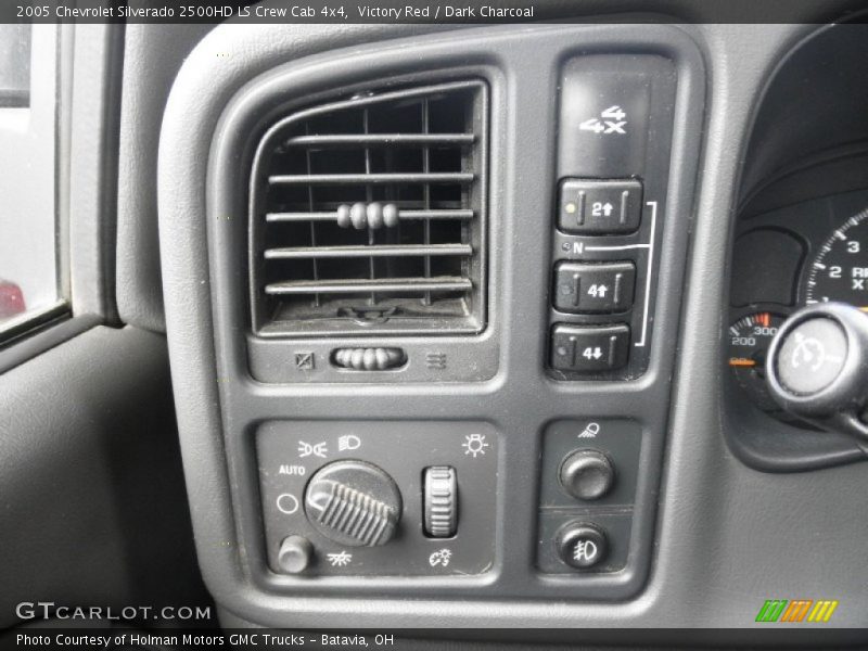 Victory Red / Dark Charcoal 2005 Chevrolet Silverado 2500HD LS Crew Cab 4x4