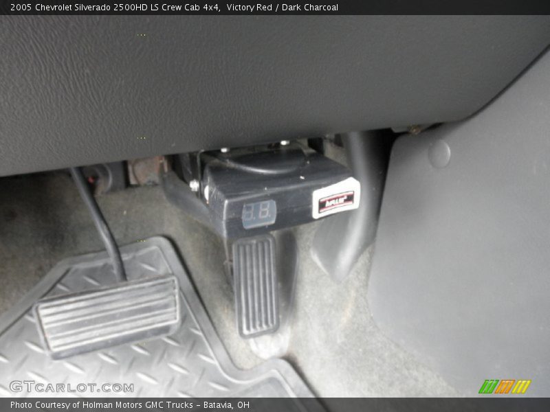 Victory Red / Dark Charcoal 2005 Chevrolet Silverado 2500HD LS Crew Cab 4x4
