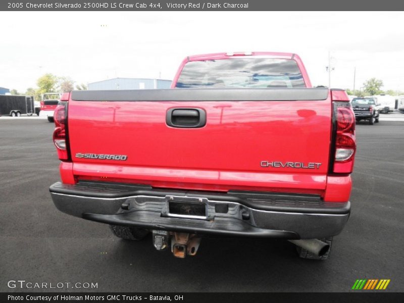 Victory Red / Dark Charcoal 2005 Chevrolet Silverado 2500HD LS Crew Cab 4x4