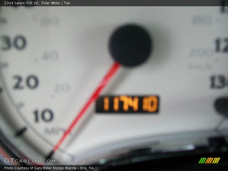 Polar White / Tan 2004 Saturn VUE V6