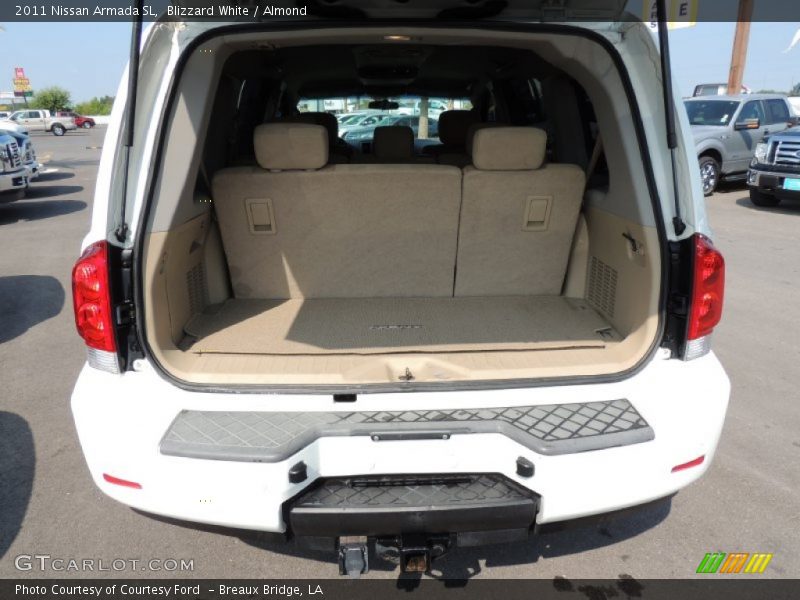 Blizzard White / Almond 2011 Nissan Armada SL