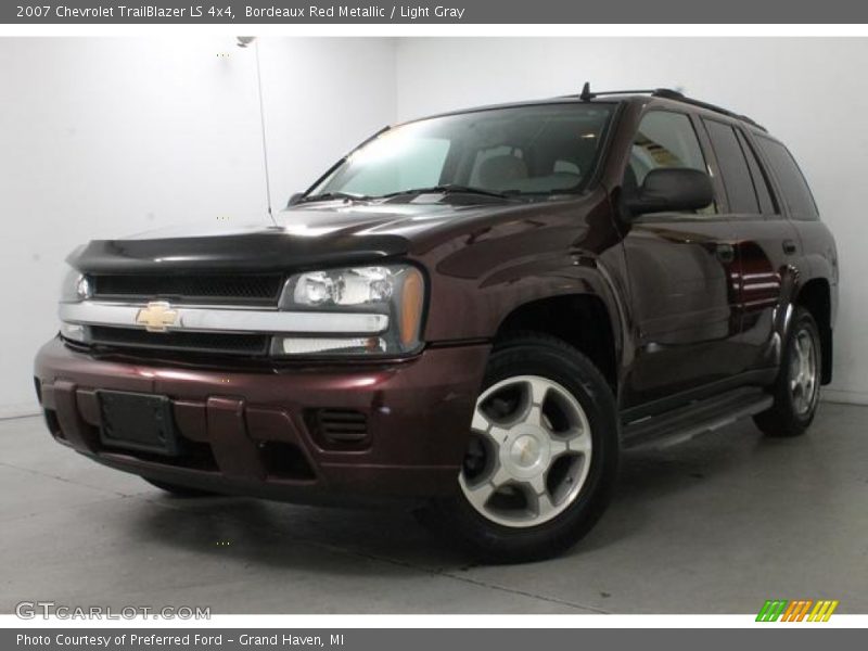 Front 3/4 View of 2007 TrailBlazer LS 4x4