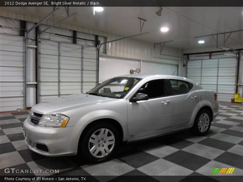 Bright Silver Metallic / Black 2012 Dodge Avenger SE