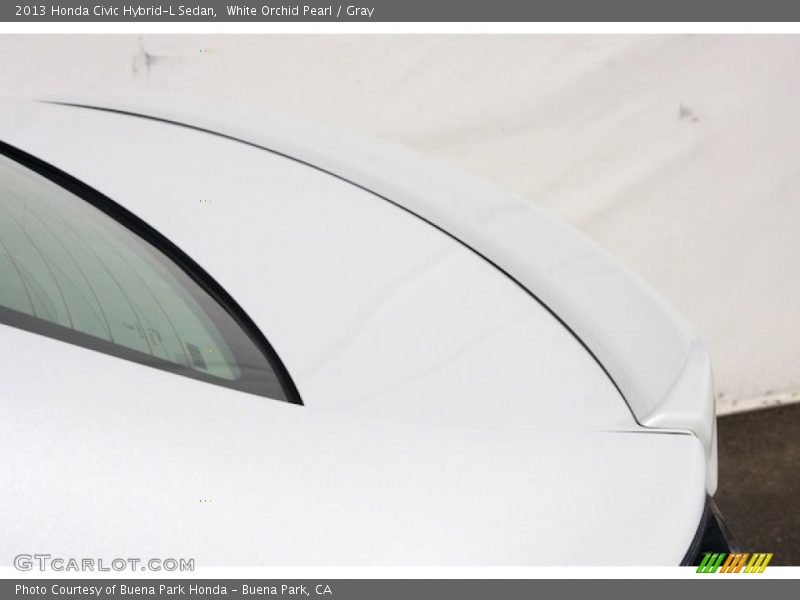 White Orchid Pearl / Gray 2013 Honda Civic Hybrid-L Sedan