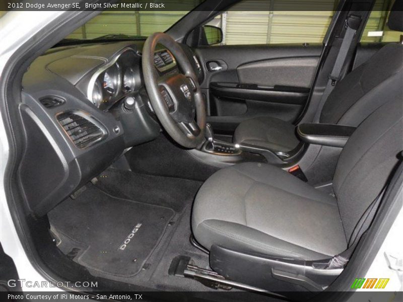 Bright Silver Metallic / Black 2012 Dodge Avenger SE