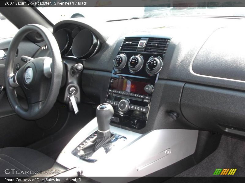 Silver Pearl / Black 2007 Saturn Sky Roadster
