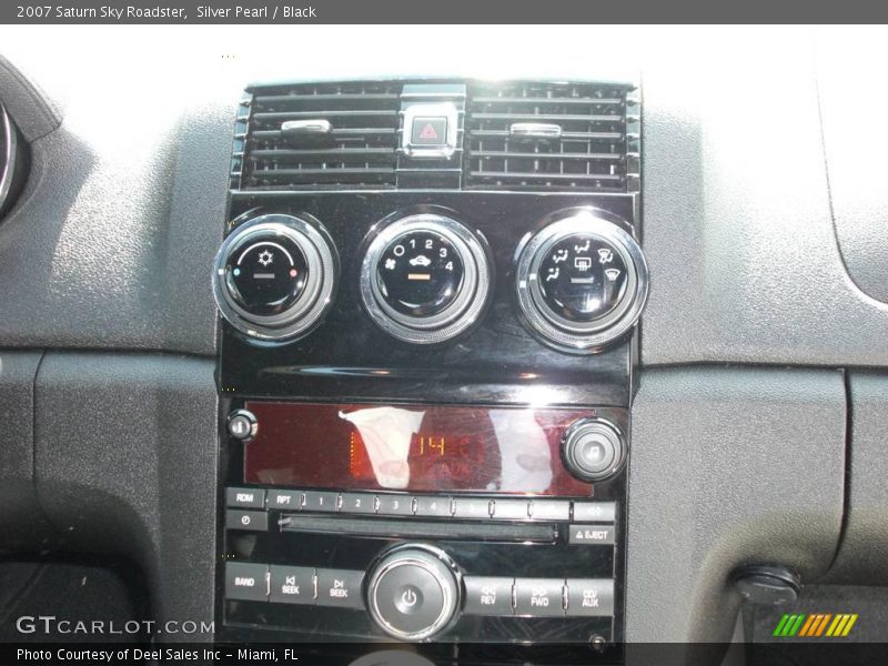 Silver Pearl / Black 2007 Saturn Sky Roadster