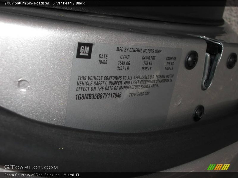 Silver Pearl / Black 2007 Saturn Sky Roadster