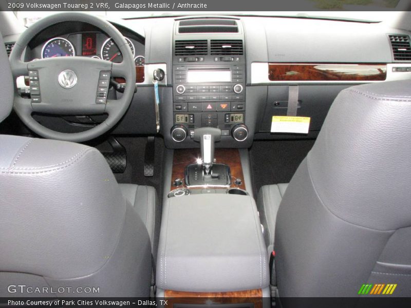 Galapagos Metallic / Anthracite 2009 Volkswagen Touareg 2 VR6