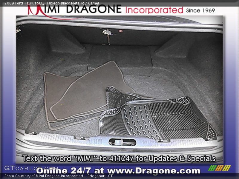 Tuxedo Black Metallic / Camel 2009 Ford Taurus SEL