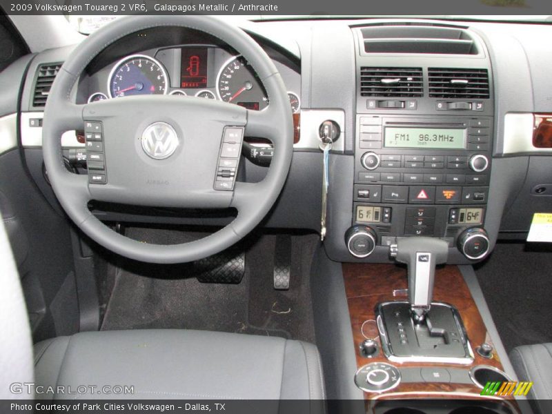 Galapagos Metallic / Anthracite 2009 Volkswagen Touareg 2 VR6