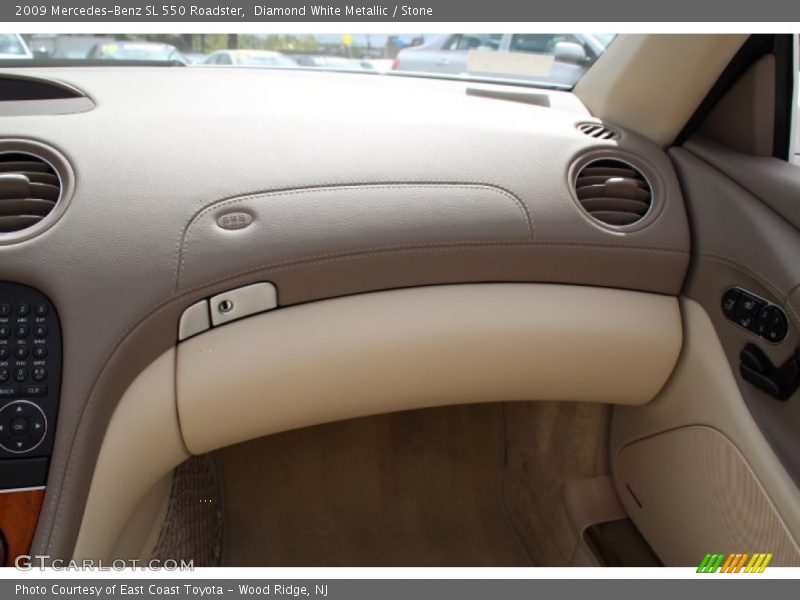 Diamond White Metallic / Stone 2009 Mercedes-Benz SL 550 Roadster