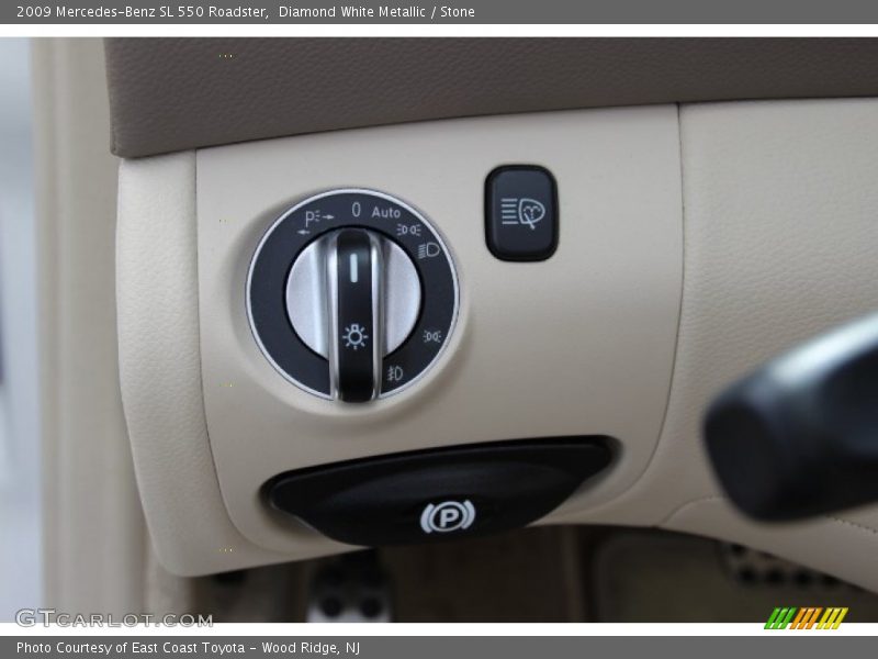Diamond White Metallic / Stone 2009 Mercedes-Benz SL 550 Roadster