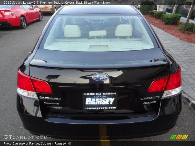 Crystal Black Silica / Warm Ivory 2010 Subaru Legacy 2.5i Premium Sedan