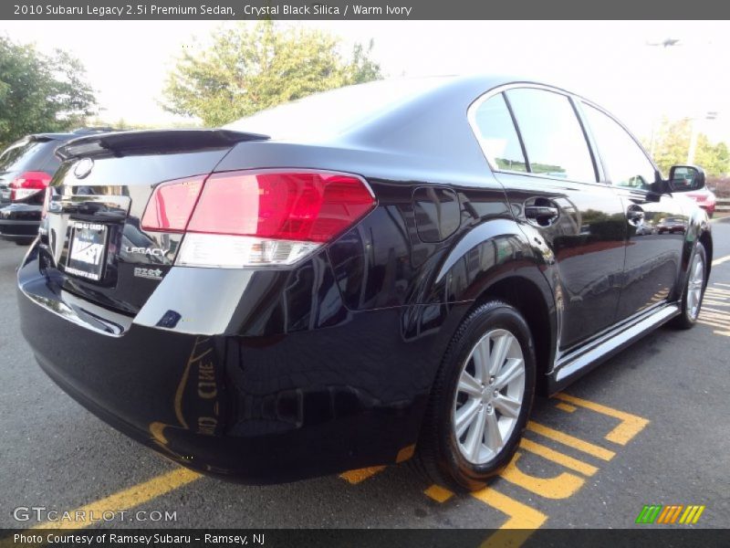 Crystal Black Silica / Warm Ivory 2010 Subaru Legacy 2.5i Premium Sedan
