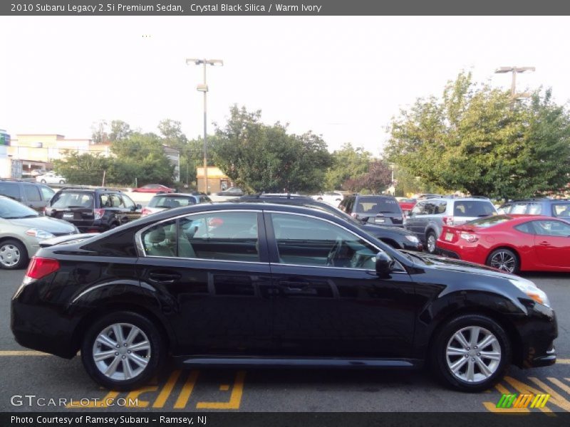 Crystal Black Silica / Warm Ivory 2010 Subaru Legacy 2.5i Premium Sedan