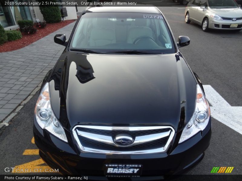 Crystal Black Silica / Warm Ivory 2010 Subaru Legacy 2.5i Premium Sedan
