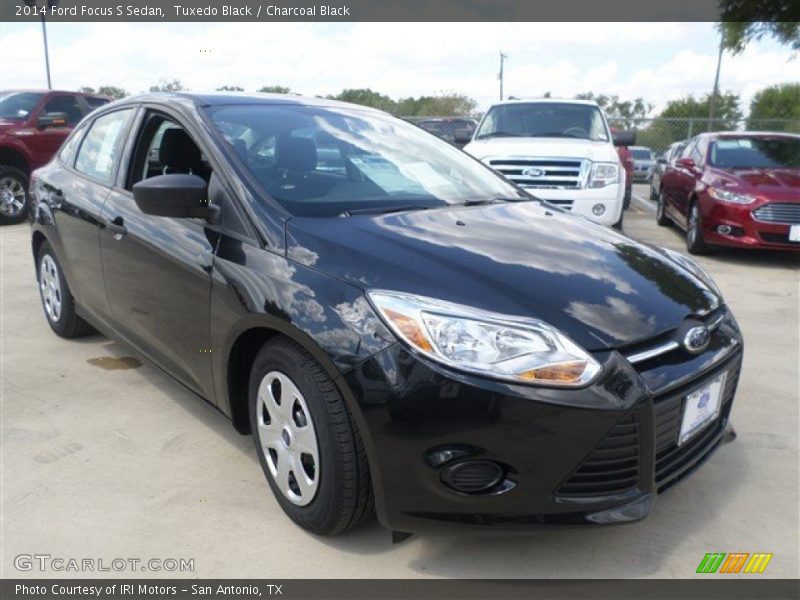 Tuxedo Black / Charcoal Black 2014 Ford Focus S Sedan