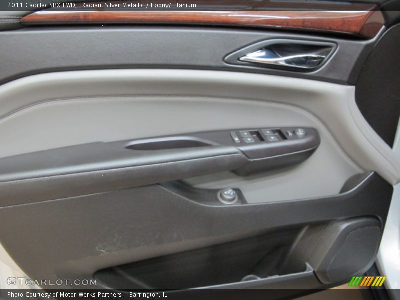 Radiant Silver Metallic / Ebony/Titanium 2011 Cadillac SRX FWD