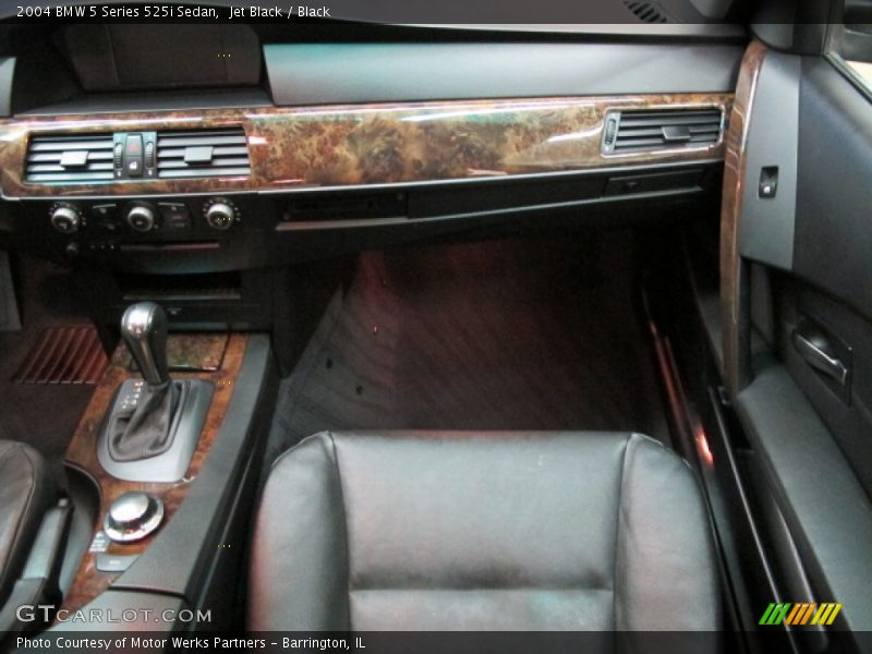 Jet Black / Black 2004 BMW 5 Series 525i Sedan