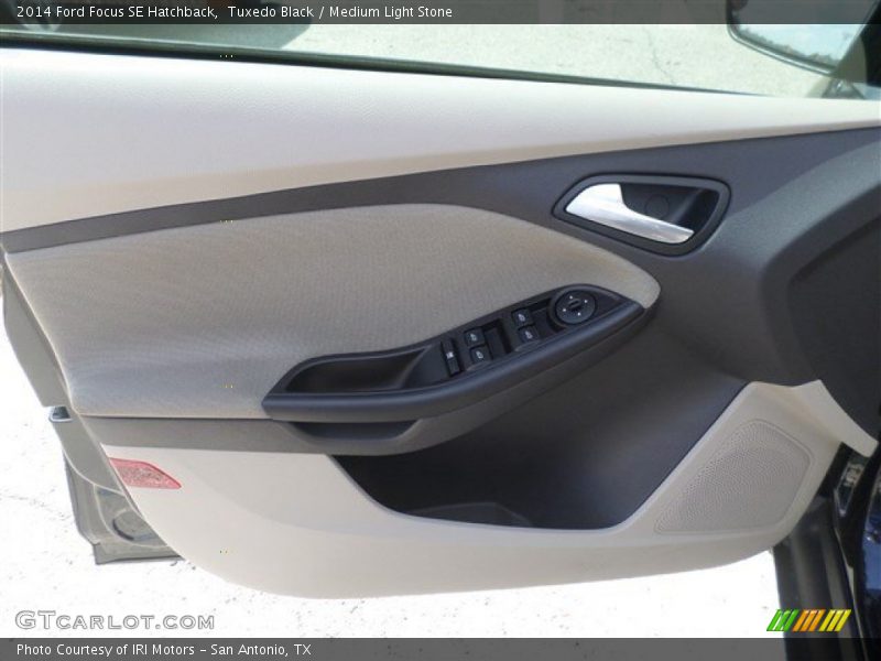 Tuxedo Black / Medium Light Stone 2014 Ford Focus SE Hatchback