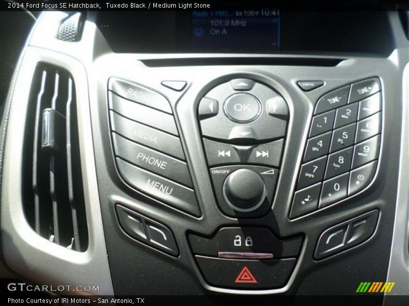 Tuxedo Black / Medium Light Stone 2014 Ford Focus SE Hatchback