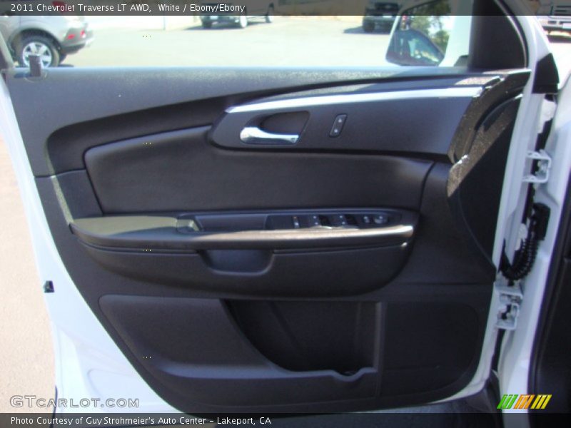 White / Ebony/Ebony 2011 Chevrolet Traverse LT AWD