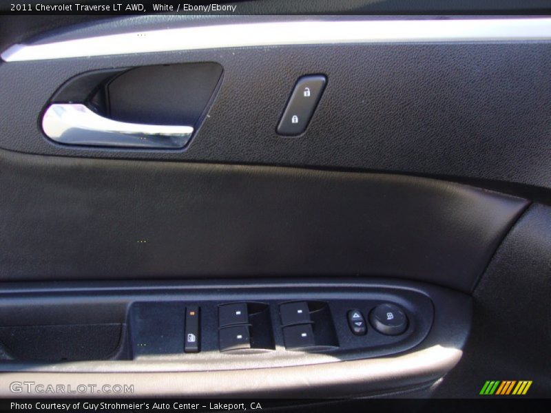 White / Ebony/Ebony 2011 Chevrolet Traverse LT AWD