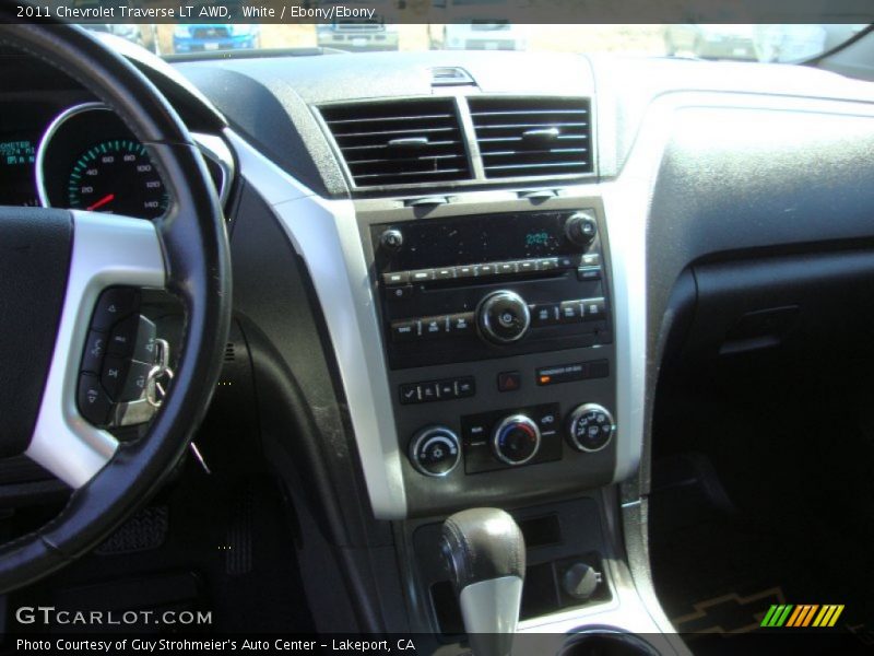 White / Ebony/Ebony 2011 Chevrolet Traverse LT AWD