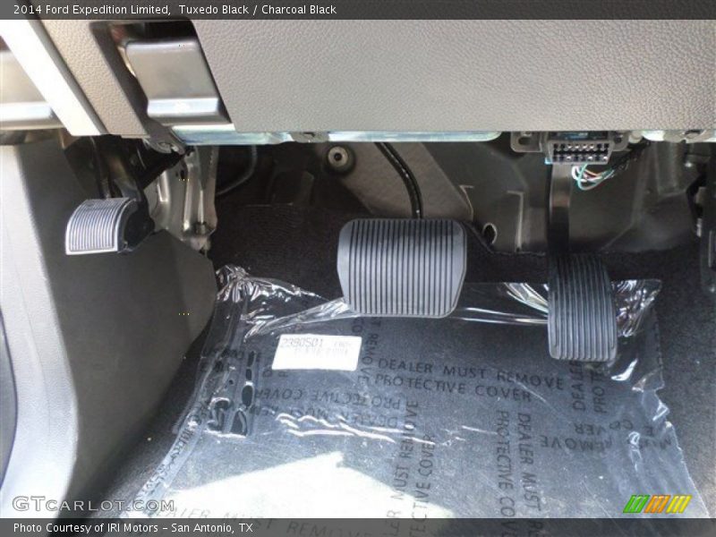 Tuxedo Black / Charcoal Black 2014 Ford Expedition Limited
