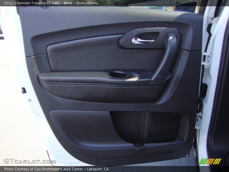 White / Ebony/Ebony 2011 Chevrolet Traverse LT AWD