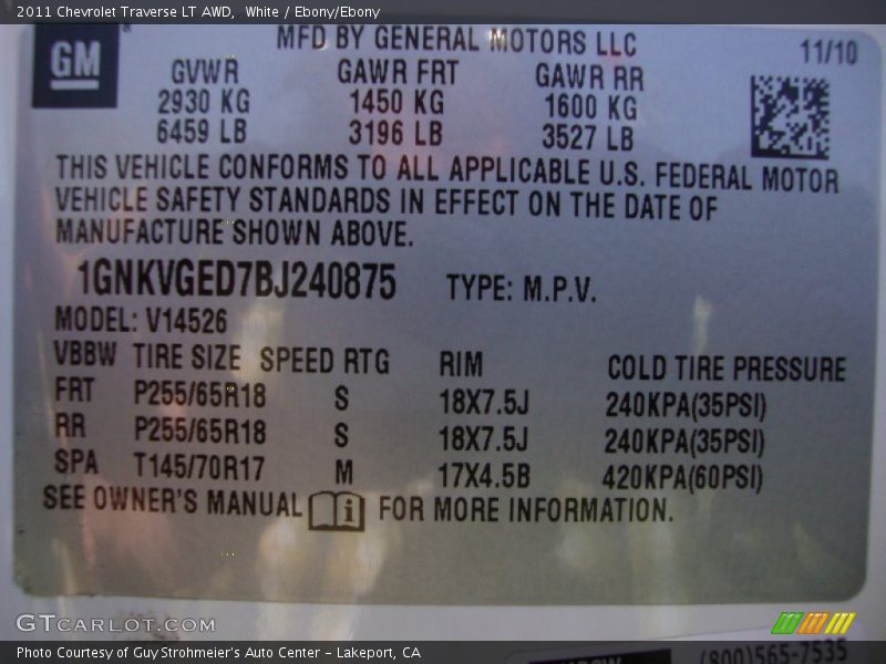 White / Ebony/Ebony 2011 Chevrolet Traverse LT AWD
