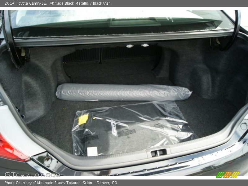 Attitude Black Metallic / Black/Ash 2014 Toyota Camry SE