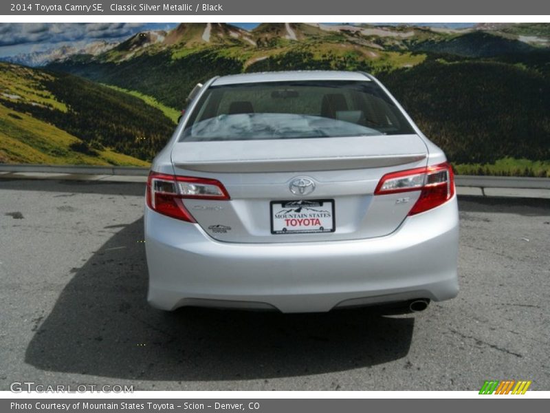 Classic Silver Metallic / Black 2014 Toyota Camry SE