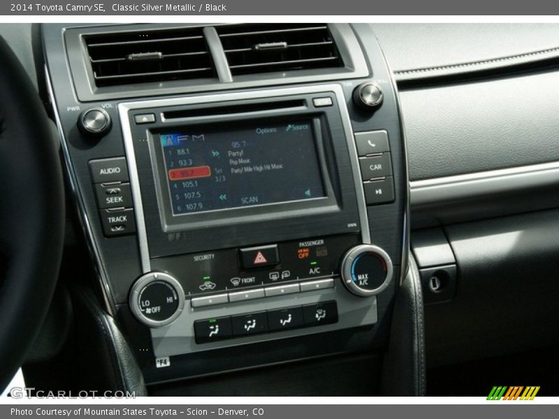 Classic Silver Metallic / Black 2014 Toyota Camry SE
