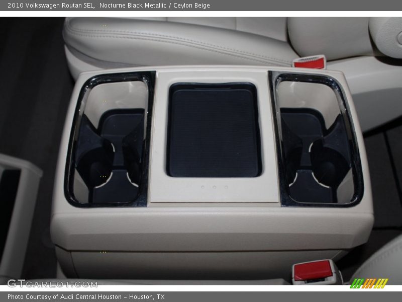 Nocturne Black Metallic / Ceylon Beige 2010 Volkswagen Routan SEL