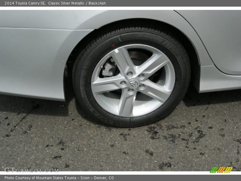 Classic Silver Metallic / Black/Ash 2014 Toyota Camry SE