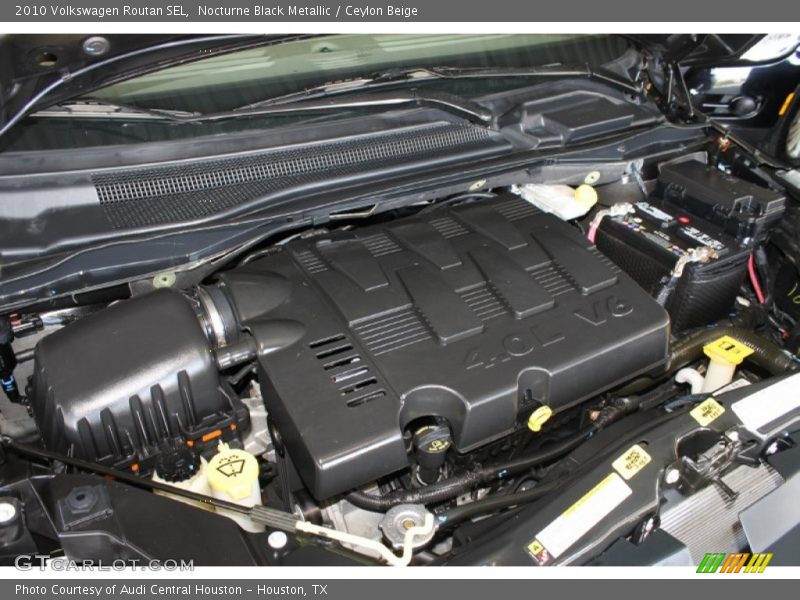 Nocturne Black Metallic / Ceylon Beige 2010 Volkswagen Routan SEL