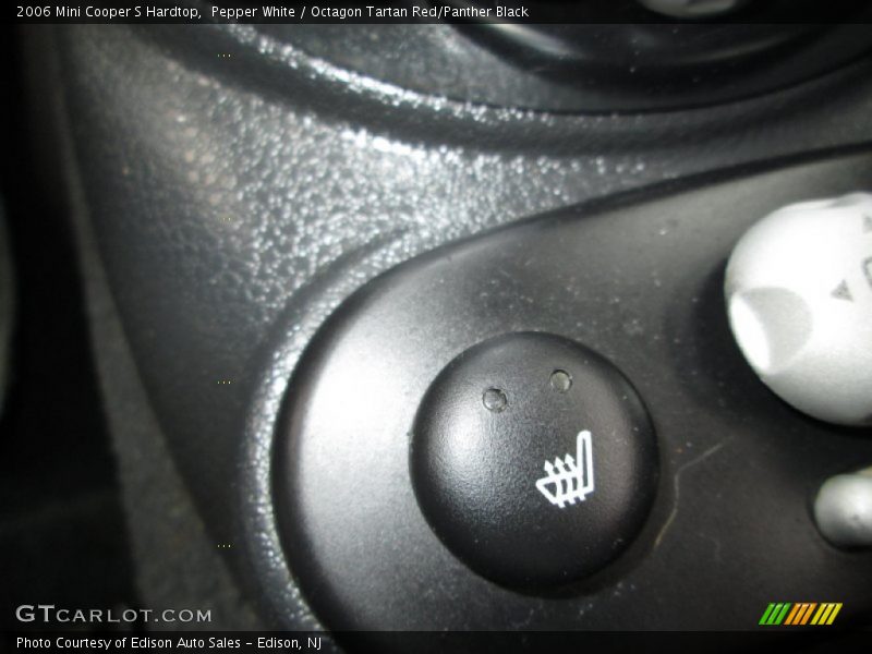 Pepper White / Octagon Tartan Red/Panther Black 2006 Mini Cooper S Hardtop