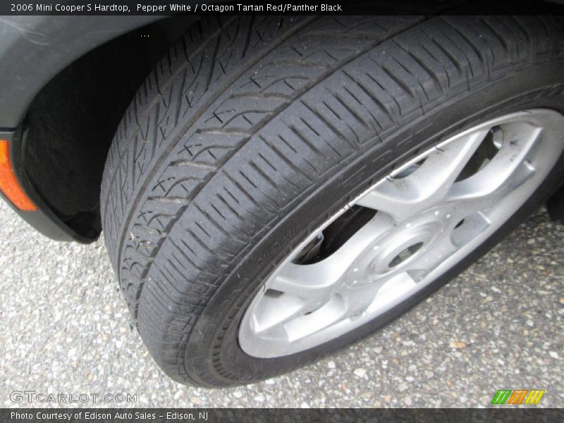 Pepper White / Octagon Tartan Red/Panther Black 2006 Mini Cooper S Hardtop