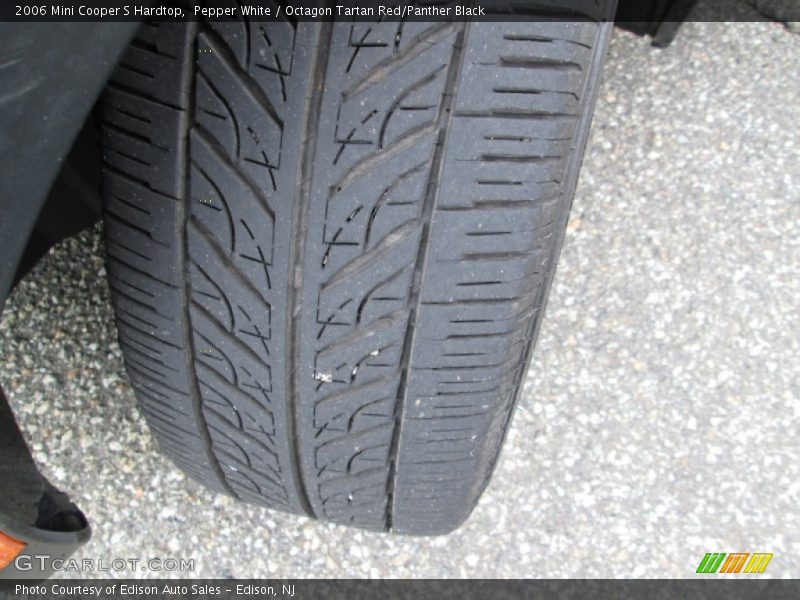 Pepper White / Octagon Tartan Red/Panther Black 2006 Mini Cooper S Hardtop