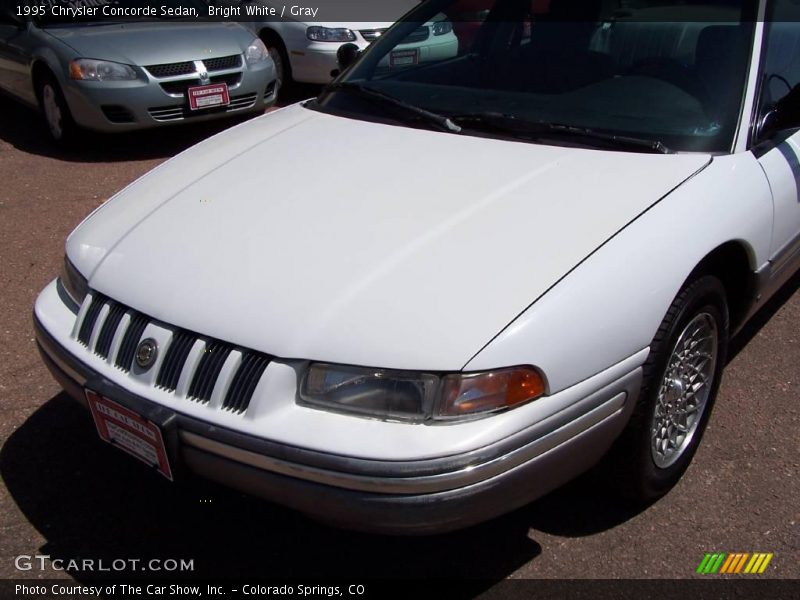 Bright White / Gray 1995 Chrysler Concorde Sedan
